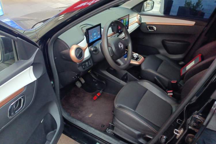 Used Dongfeng NAMMI BOX 2022 Chasing Wind Edition 331 km Standard Model
