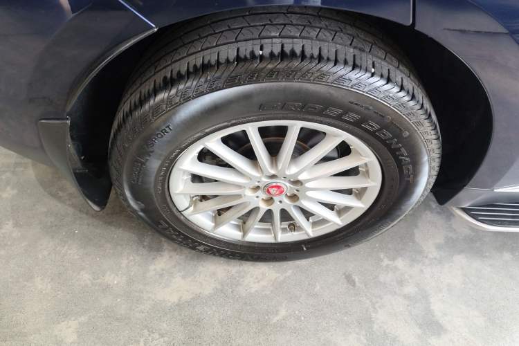 Used Jaguar F-PACE 2016 2.0T Two-Wheel Drive Urban Luxury Edition
