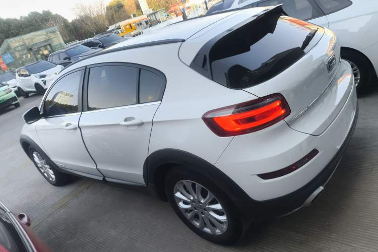 Used Qoros 3 2016 Urban SUV 1.6T Automatic Zhiyue Model