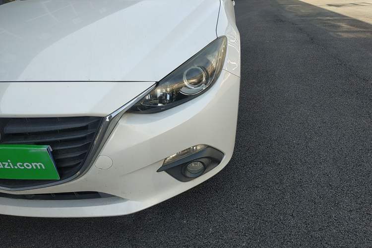 Used Mazda Mazda 3 Axela 2014 Sedan 1.5L Automatic Luxury Model