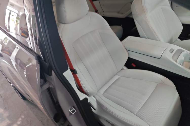 Used ONVO L60 2024 60 kWh Rear-Drive Version