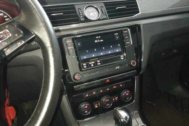 Used Volkswagen Passat 2017 280TSI DSG Luxury Edition
