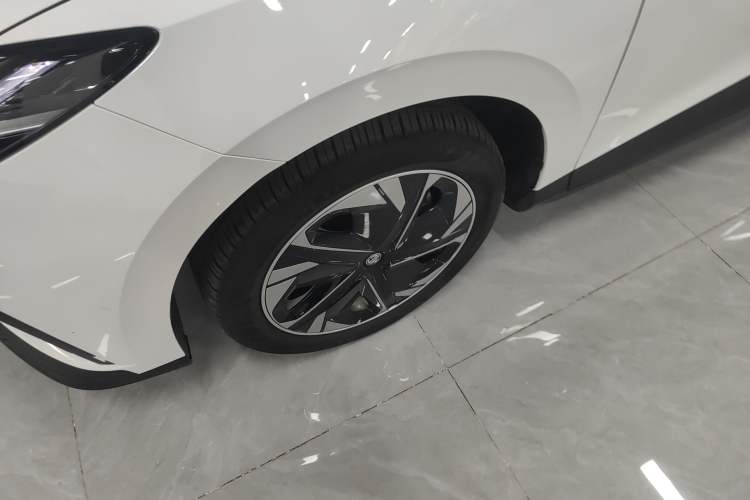 Used MG 4 EV 2023 415 km Range Sea-Faring Champion Edition