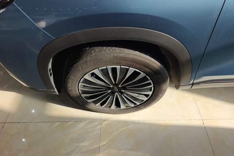 Used Chery Tiggo 8 PLUS C-DM 2025 1.5T 116 km Prestige Version 5 Seats