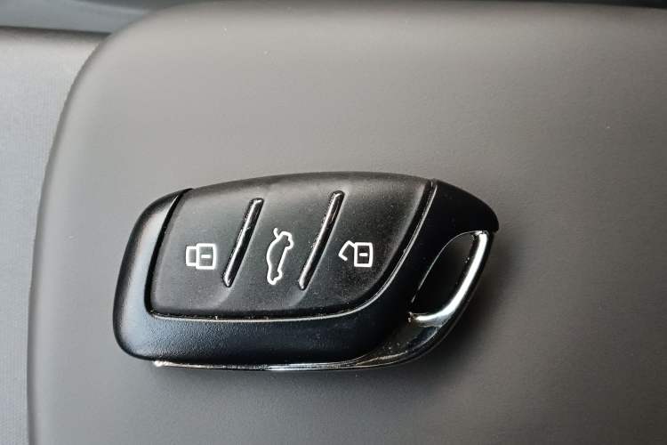 Used Roewe D6 2025 450 km Premium Edition
