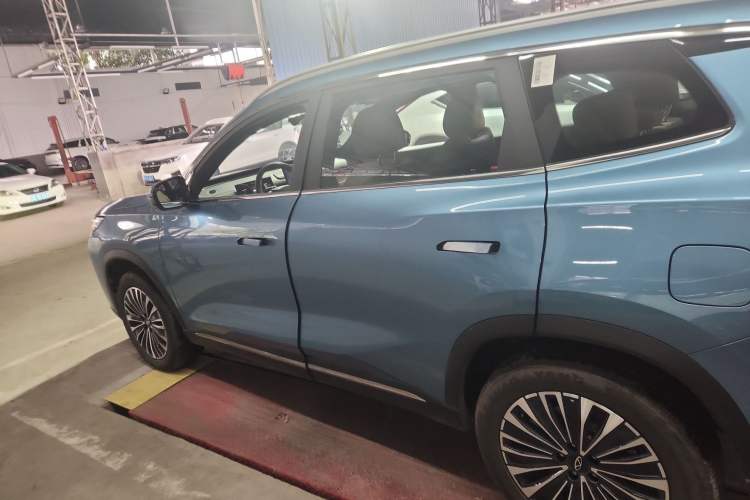 Used Chery Tiggo 8 PLUS C-DM 2025 1.5T 116 km Prestige Version 5 Seats