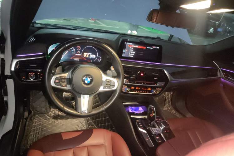 Used BMW 5 Series 2019 Facelifted 530Li Leading Edition M Sport Package
