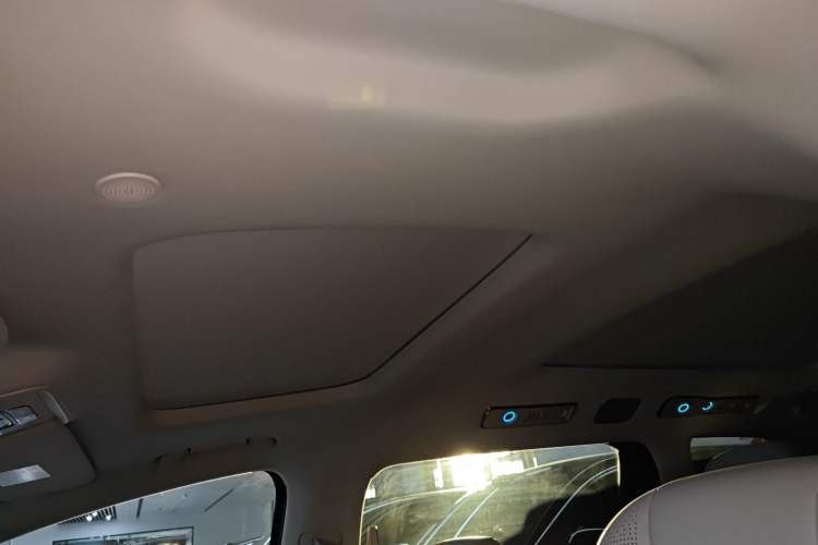 Used Denza D9 2025 DM-i Intelligent Drive 1020 Four-Wheel Drive Flagship Model