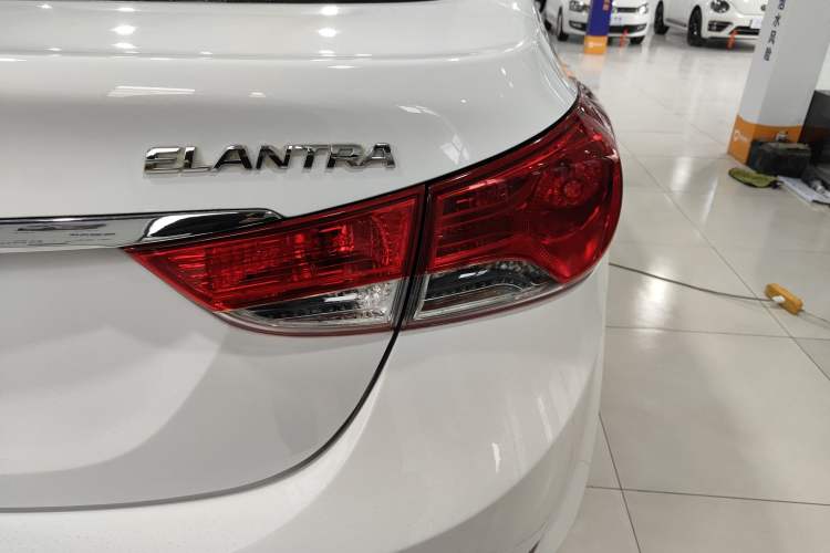 Used Hyundai Elantra (5th Generation / Langdong) 2015 1.6L Automatic Fashion Model
