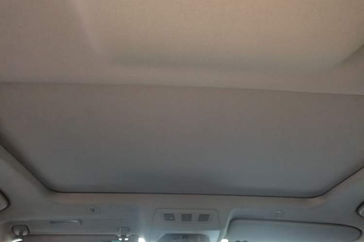 Used BMW 5 Series 2014 530Li Leading Model
