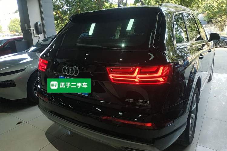 Used Audi Q7 2018 40 TFSI Comfort Model
