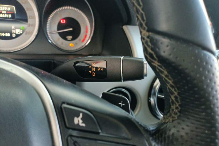 Used Mercedes-Benz GLK-Class 2013 GLK 300 4MATIC Dynamic Sunroof Model
