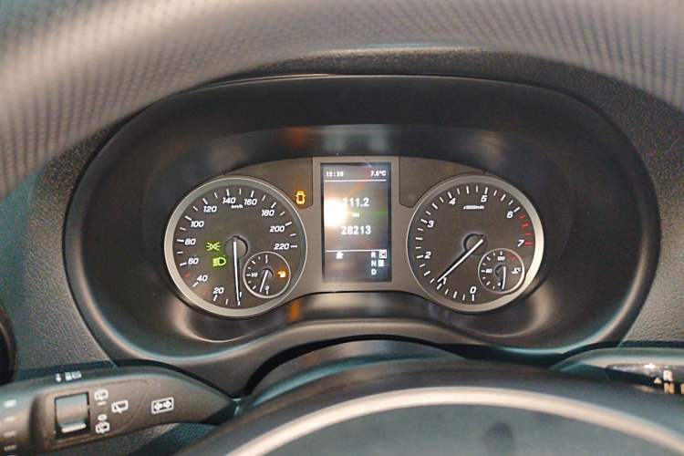 Used Mercedes-Benz Vito 2021 2.0T Elite Version 7 Seats