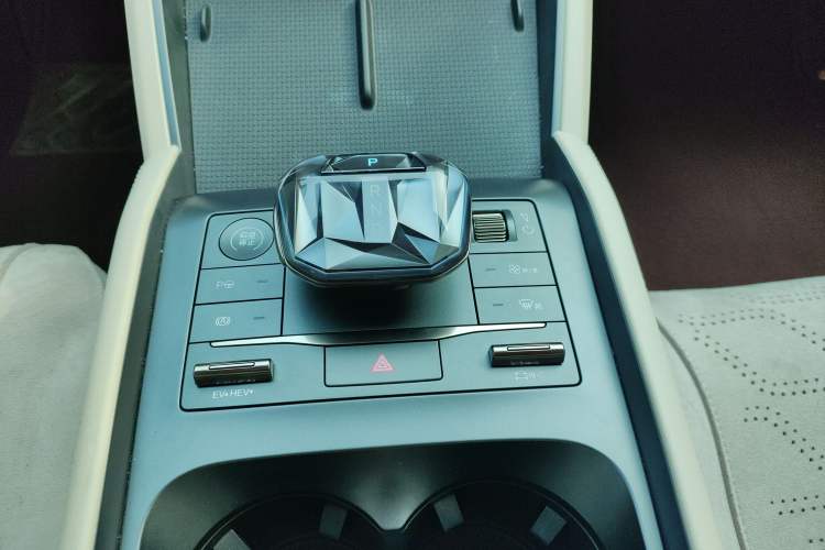 Used BYD Qin L 2025 DM-i Smart Drive 80KM Leading Model