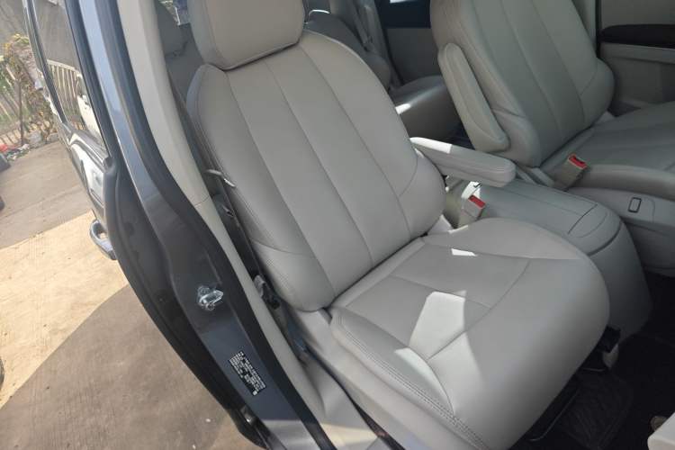 Used Buick GL8 2022 Land Cruiser Executive Class 652T Comfort Model
