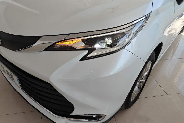 Used Toyota Sienna 2024 2.5L Hybrid Comfort Edition
