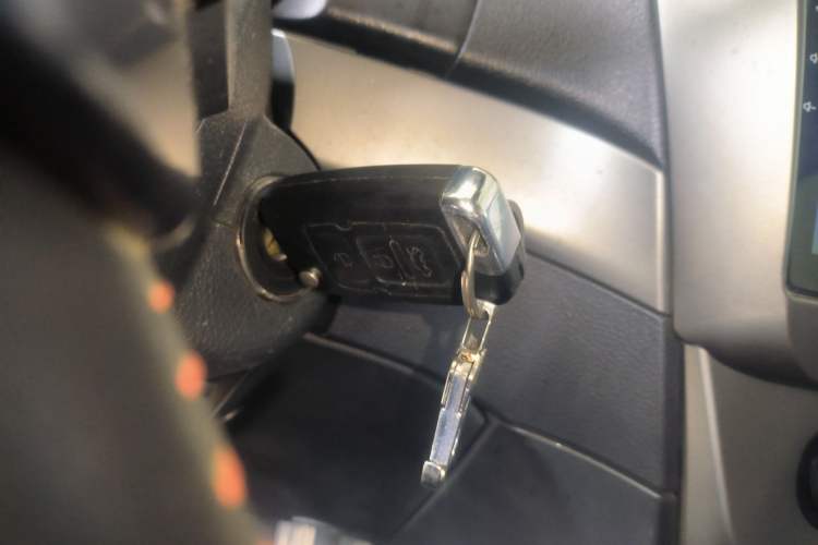 Used Geely Auto GX7 2014 2.0L Manual Luxury Version
