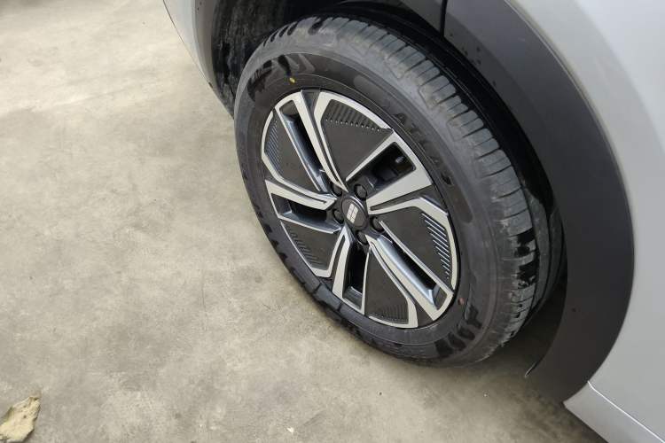 Used  Galaxy Xingjian 7 EM-i 2025 120km Exploration+ Version