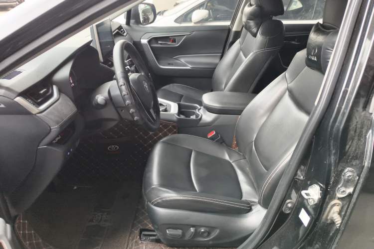 Used Toyota RAV4 2022 2.0L CVT Two-Wheel Drive Fashion Edition
