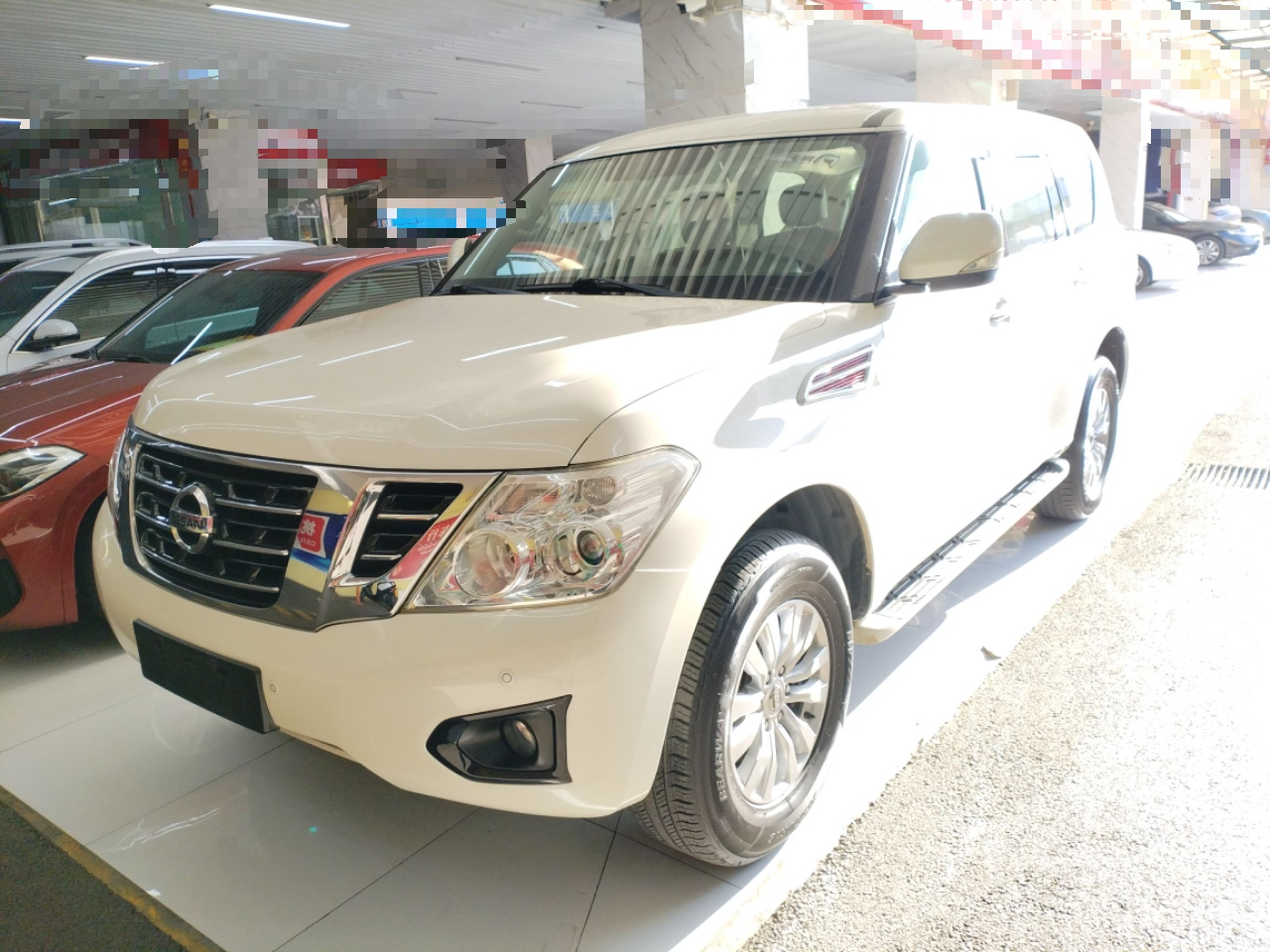 تحت مقدمة السيارة