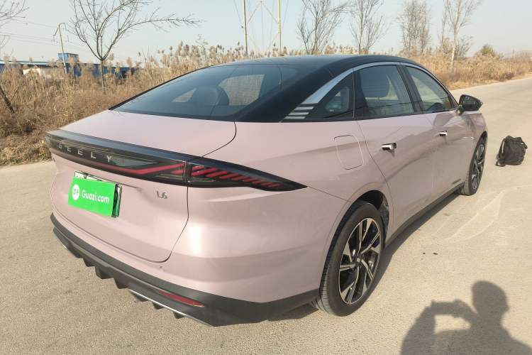 Used  L6 2024 125km Creative Edition
