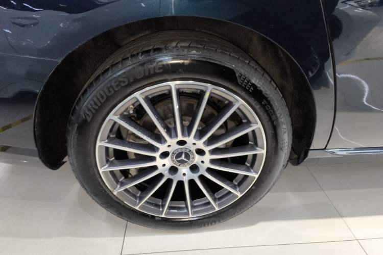 Used Mercedes-Benz E-Class 2023 E 260 L