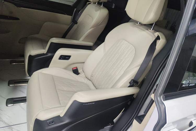 Used Buick GL8 2022 ES Land Cruiser 653T Luxury Model