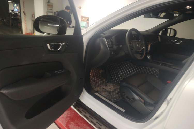 Used Volvo XC60 2021 T5 4x4 Zhiyi Sport Edition