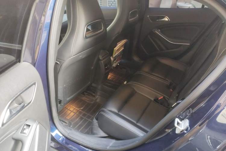 Used Mercedes-Benz GLA 2015 GLA 220 4MATIC Luxury Model
