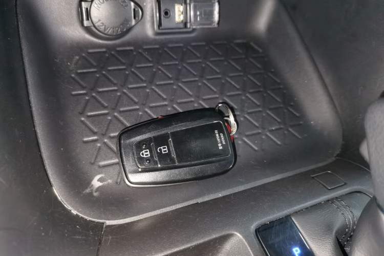 Used Toyota RAV4 2020 Dual-Engine 2.5L E-CVT Two-Wheel Drive Elite Edition
