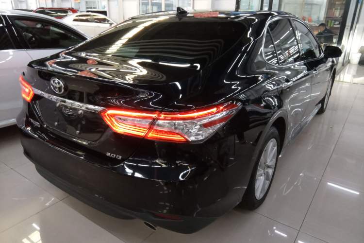 Used Toyota Camry 2021 2.0G Luxury Edition

