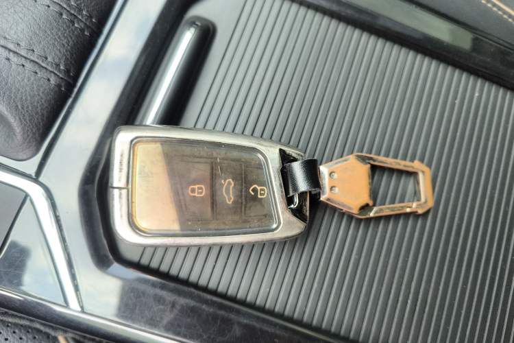 Used Volkswagen Passat 2019 330TSI Luxury Edition China VI Standard
