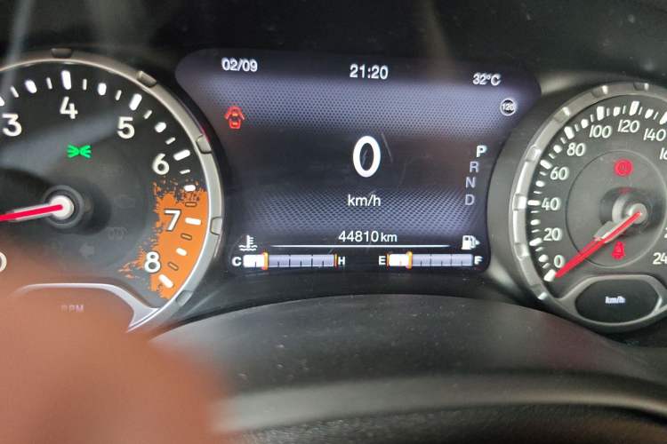 Used  Renegade 2018 Connected Large Screen Version 180T Automatic Smart Version
