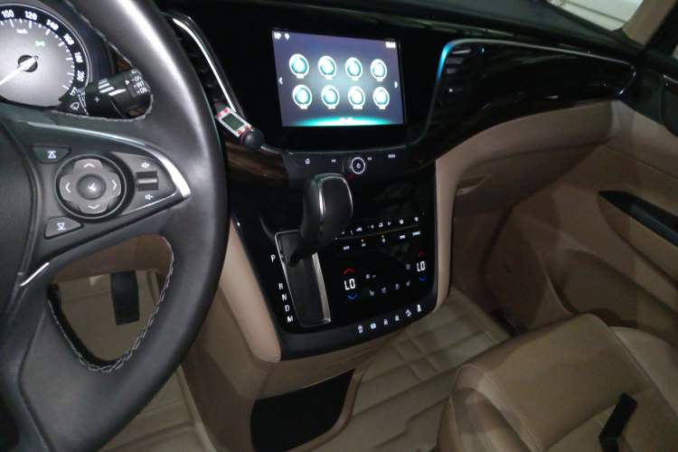 Used Buick GL8 2018 ES 28T Flagship Model China VI Standard
