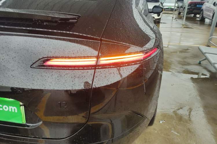 Used  12 2025 Ultra Extended-Range Edition
