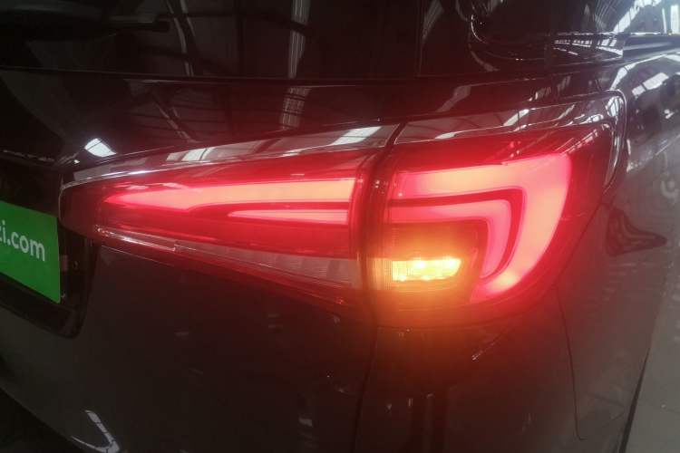 Used Buick GL8 2017 28T Avenir Avia National Emission Standard V
