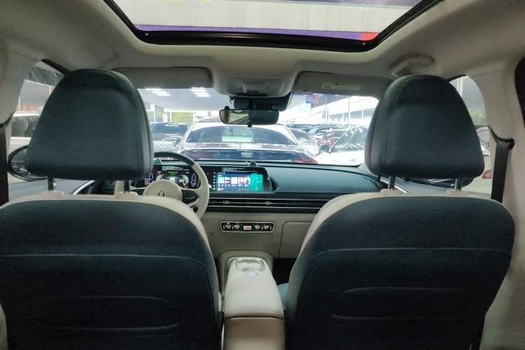 Used ORA Good Cat 2023 401 km Standard Range Prestige Version Lithium Iron Phosphate
