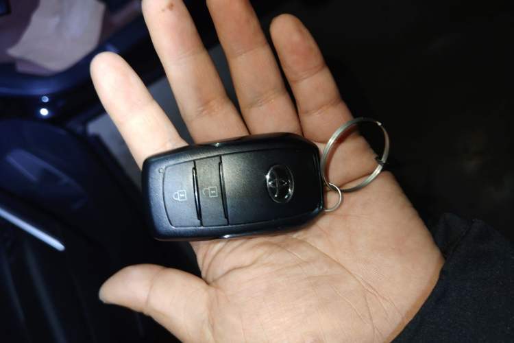 Used Toyota Corolla Cross 2024 2.0L Smart Electric Hybrid Dual-Engine Pioneer Edition
