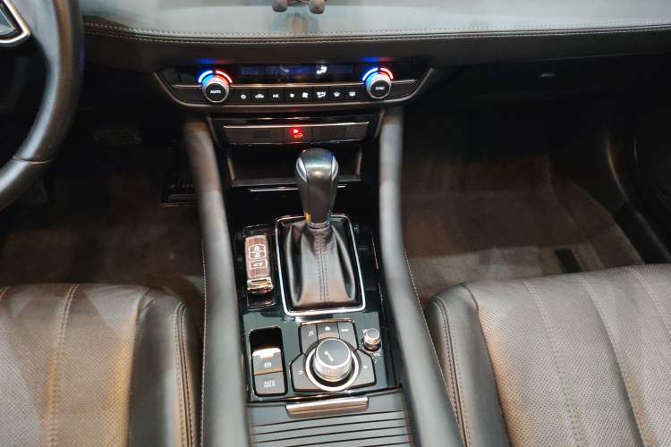 Used Mazda Atenza 2021 2.0L Blue Sky Luxury Edition
