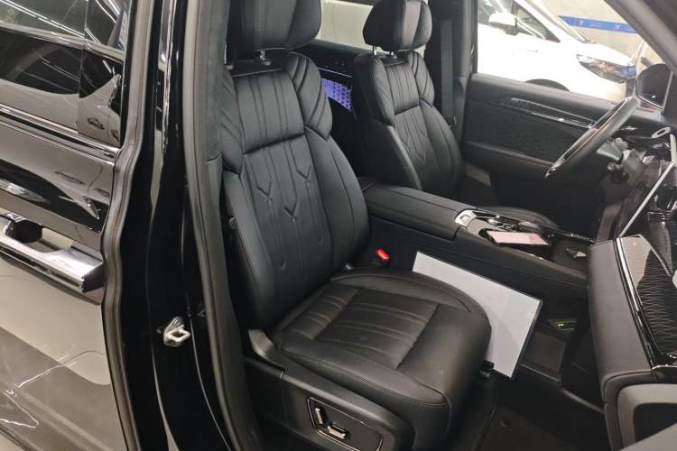 Used Zeekr 009 2022 WE Edition
