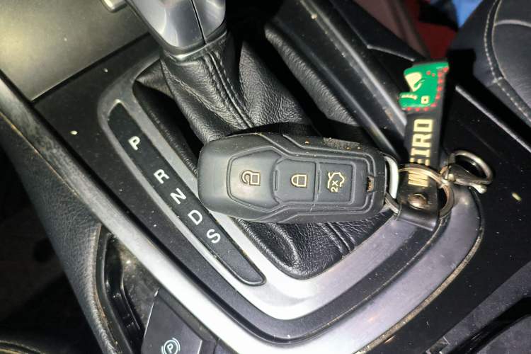 Used Ford Edge 2016 EcoBoost 245 Two-Wheel-Drive Titanium 7-Seater
