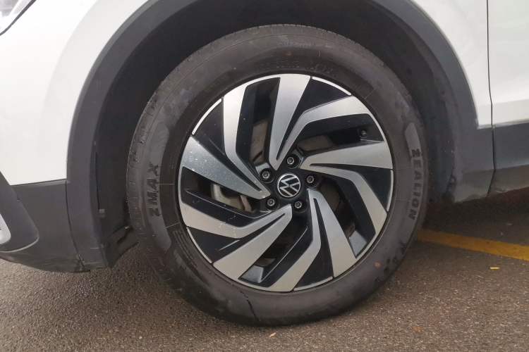 Used Volkswagen Tiguan L 2024 300TSI Automatic Two-Wheel Drive Smart Edition
