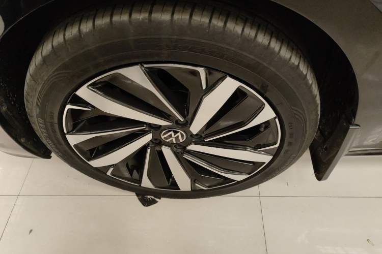 Used Volkswagen Passat 2024 380TSI Dragon Edition
