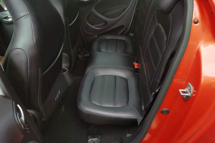 Used  forfour 2016 1.0L 52 kW Passion Edition
