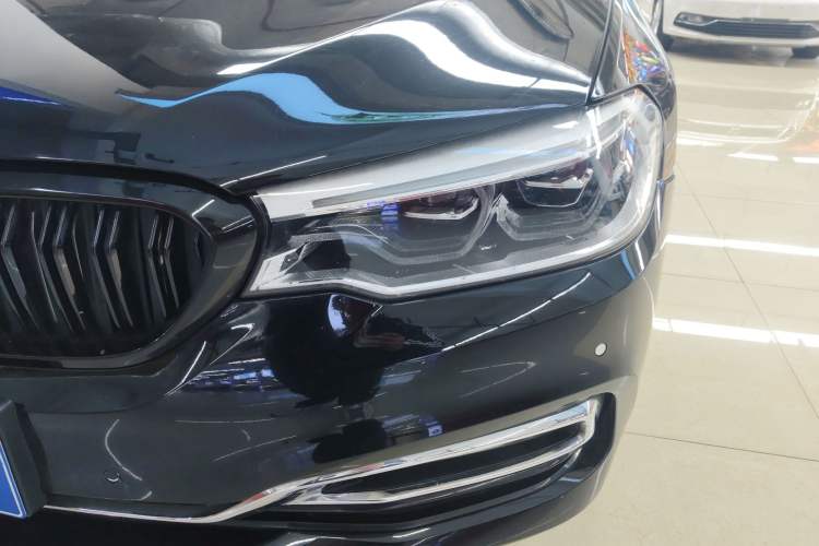 Used BMW 5 Series 2018 525Li Luxury Package
