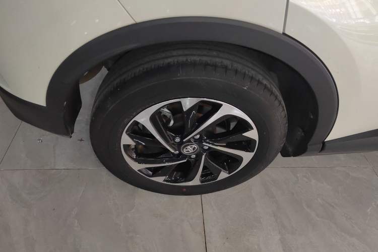 Used Toyota IZOA 2020 2.0L Yichi Version
