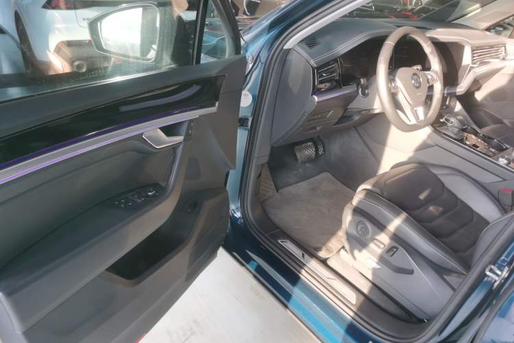 Used Volkswagen Touareg 2019 2.0 TSI Ruiyi Edition China V Standard
