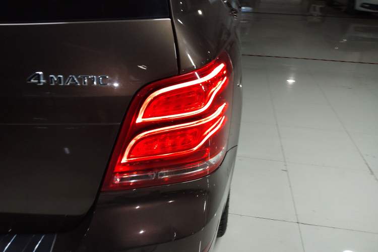 Used Mercedes-Benz GLK-Class 2013 GLK 300 4MATIC Dynamic Sunroof Model