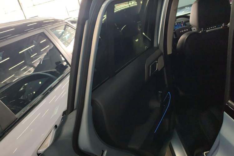 Used  Titanium 3 2025 501 km All-Wheel Drive Intelligent Driving Max Edition