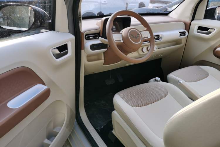 Used Wuling Hongguang MINIEV 2024 3rd Generation 215km Youth Edition
